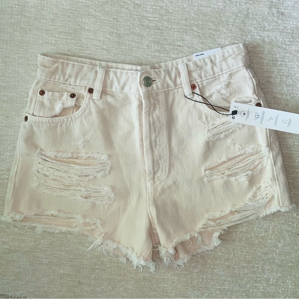 Zara distressed destroyed shorts, white/cream, size 4